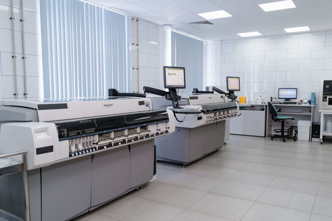 Production print room with large-format devices
